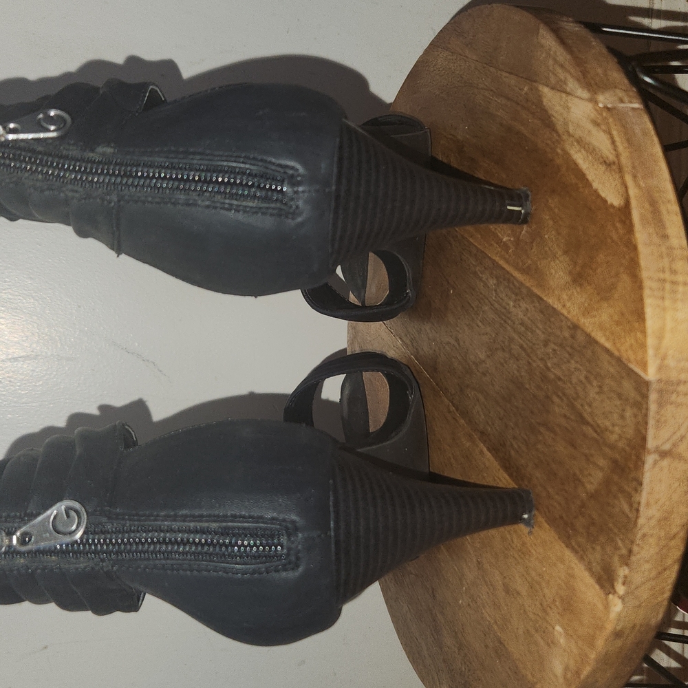Sandals - Picture 5 of 6